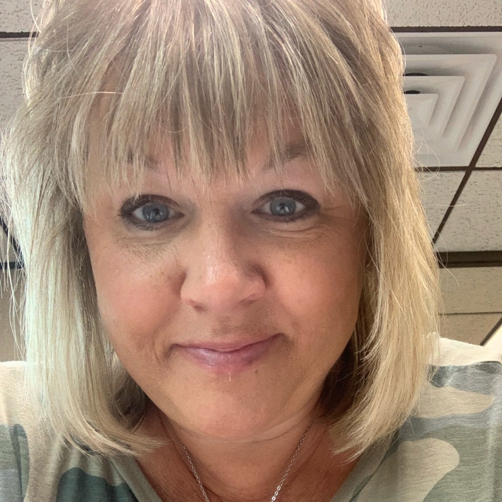 Meet your Posher, Bobbi